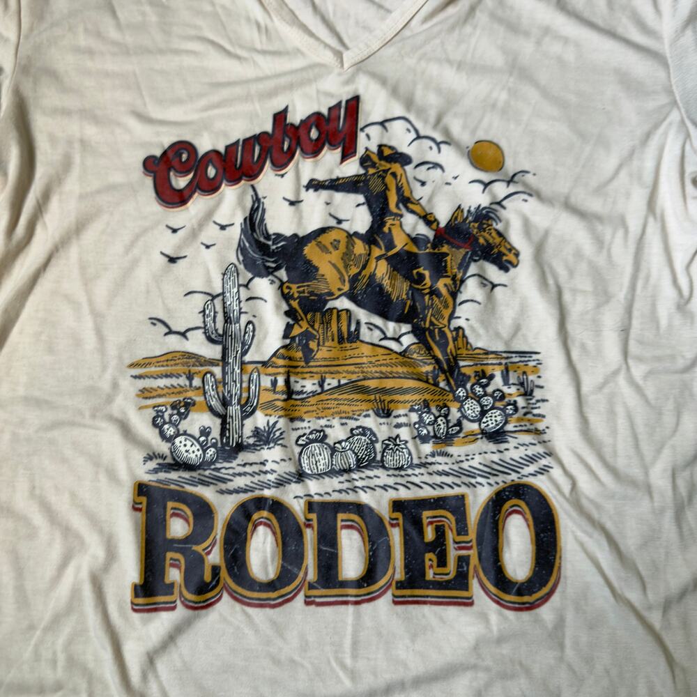 Cowboy Rodeo Shirt L Horse Cactus Cream V-Neck Tee - Picture 2 of 8